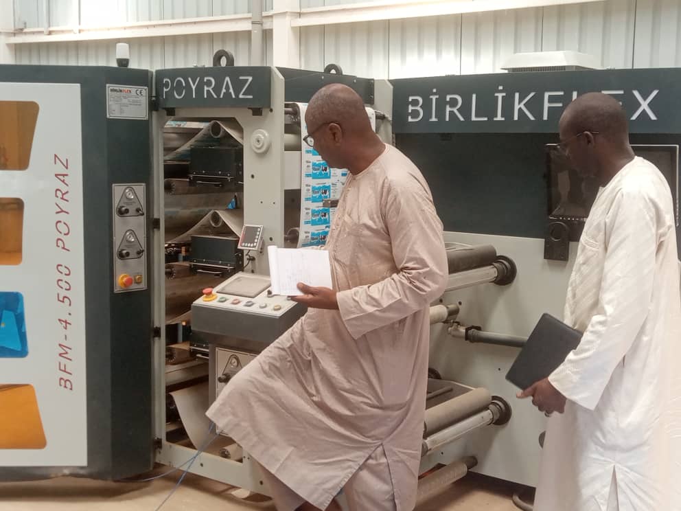 Cipmen's tweet photo. #news
Une équipe d'experts du Haut Commissariat à l'initiative 3N  a effectué une visite terrain  à Sadoré le  vendredi 09 juin pour apprécier les installations de l'unité de packaging (emballage plastique biodégradable). 

@ando2021 
@marcorau  
@rouffahi 
@Initiative_3N https://t.co/qIwfOQMeT3