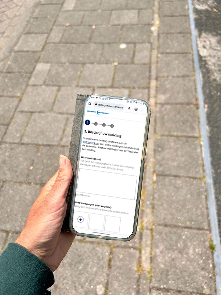 Vanaf vandaag gebruiken wij een nieuw systeem voor meldingen woon-, werk- en leefomgeving. Meldingen komen zo sneller bij de behandelaar terecht. De ‘MijnGemeente’ app kan niet meer gebruikt worden. Hoe u vanaf nu digitaal meldingen kunt maken vindt u op leeuwarden.nl/signalen.