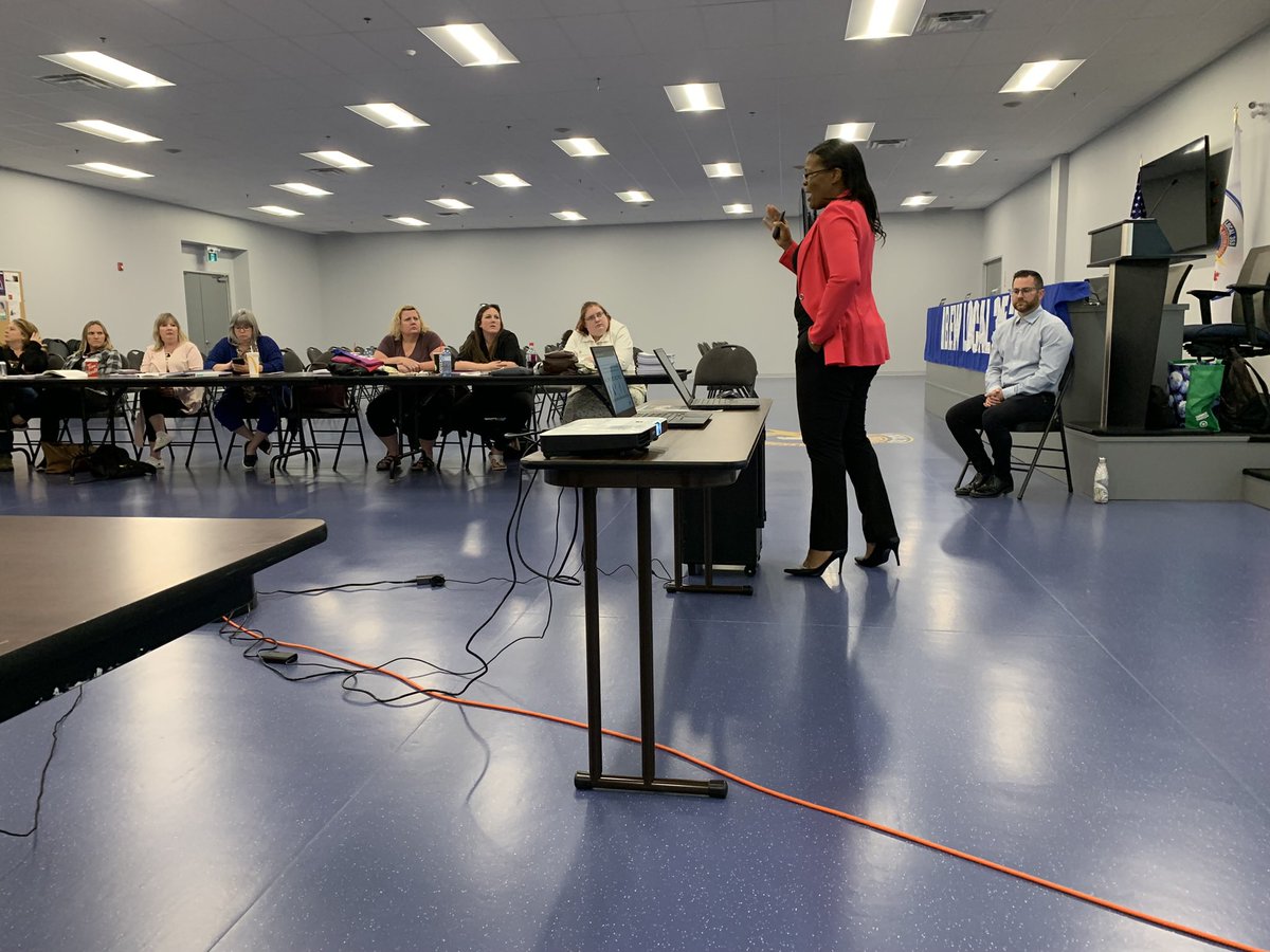 DMforDB's tweet image. Thank you @OCHU_Healthcare Area 4 leaders for inviting @HOOPPnow to your session in #Oshawa. It was an engaging and interactive discussion with @BobbyHOOPP and Janet Blake! The roadshow will continue with stops in #Hamilton and #Ottawa this week! #retirementsecurity