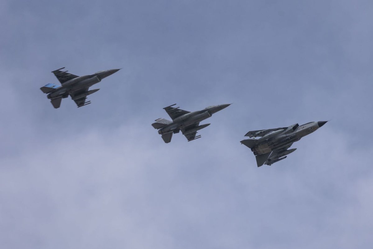 GitanasNauseda's tweet image. Proud that the Šiauliai air base 🇱🇹 was one of the locations of #AirDefender2023  — the largest air force exercise in #NATO history.

It's an example of united power of NATO air defense and deterrence in responding to any threat in the allied skies. 

#StrongerTogether
#WeAreNATO