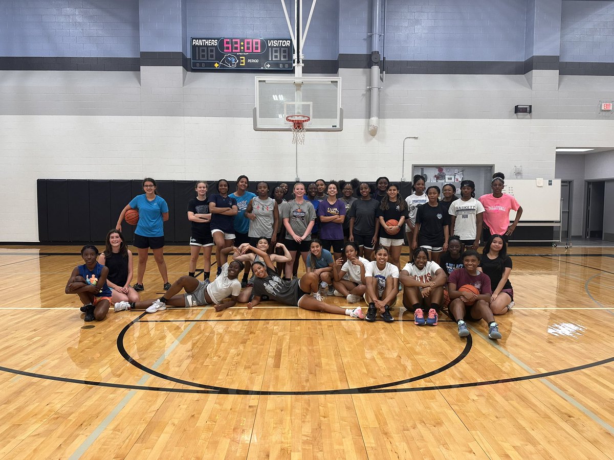 Haily Barncastle tweet media