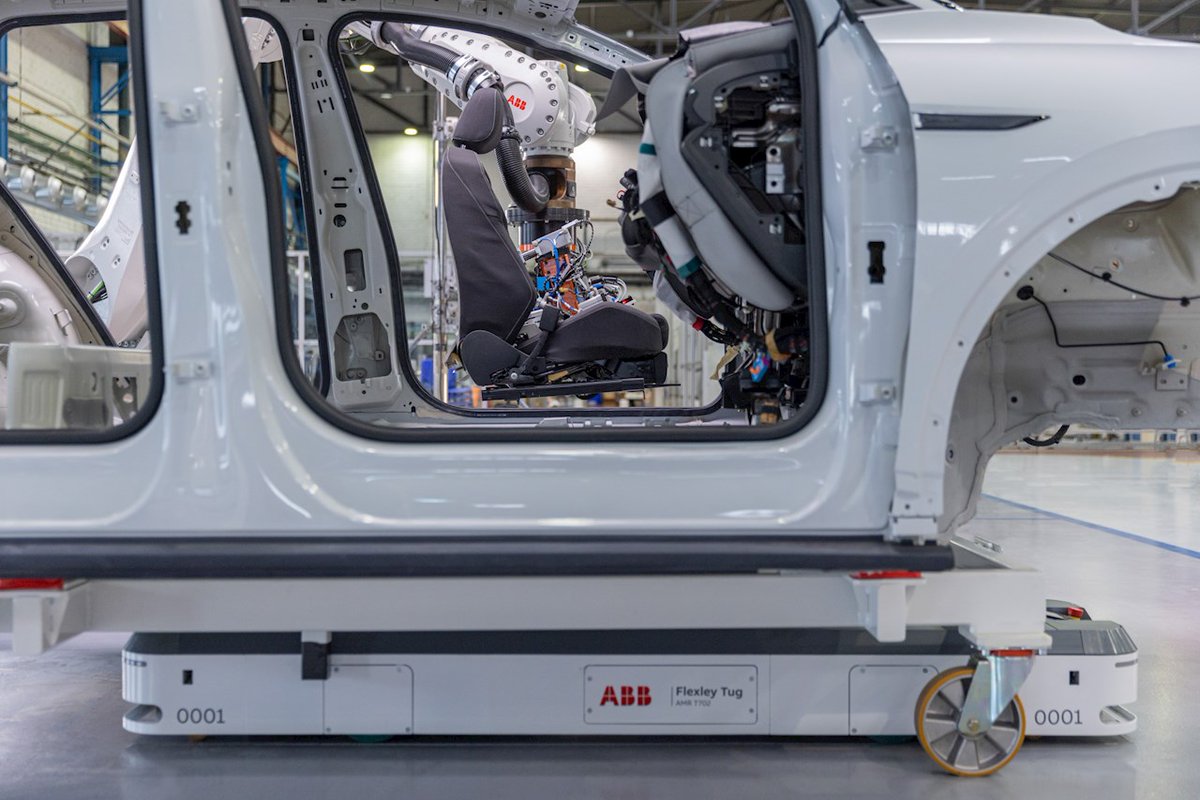 ABB and B&amp;R will demonstrate the latest generation of technology at Automation UK on the 20th-21st of June 2023 at CBS Arena, Coventry. Visit stand A01 for a live demo of our #cobots, magnetic levitation handling systems, and Autonomous Mobile Robots. new.abb.com/products/robot…