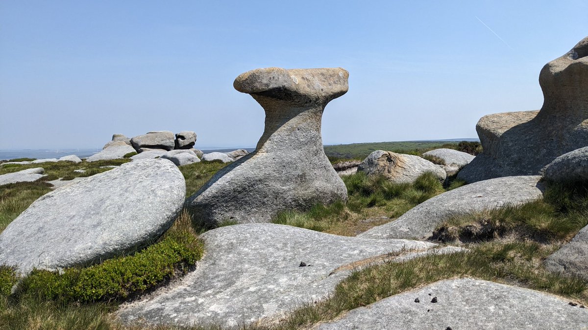 Sunny run on one of my favourite routes:
Barrow Stones, Grinah Stones, Bleaklow Stones.
#fellrunning #peakdistrict