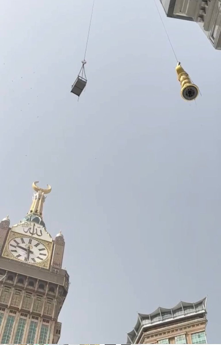 GilaniHamzah's tweet image. Big news from Two Holy Mosques: Engineering plan for Bab Al-Malik Abdulaziz Gate minarets is completed with the addition of crescents. Extending Islamic landmarks worldwide #IslamicArchitecture #TwoHolyMosques