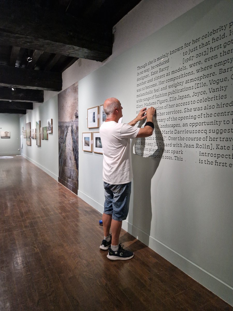 musee_Niepce's tweet photo. <RETOUR EN IMAGES>
 
Sur l’accrochage des nouvelles expositions « Kate Barry, My Own Space » et « Bertrand Meunier, Erased »
 
Rendez-vous mercredi 14 juin à 18h30 pour le vernissage. 
 
Expositions présentées jusqu’au 17 septembre 2023.

https://t.co/xVwwCufYu6 https://t.co/qM7HY09LQ0