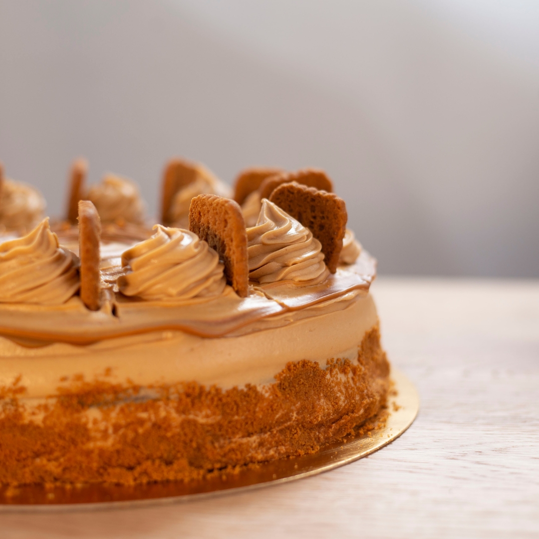 ZerisCoffee's tweet photo. ¡La Tarta de Galletas Lotus! 🍰 Delicioso bizcocho con crema de galletas lotus ¡Ven a Zeri´s Food&amp;Drinks y prueba La Tarta de Galletas Lotus hoy! ¡No te arrepentirás! 😉👌
#ZerisFoodAndDrinks #ElZerisDeLaPlaza #Cáceres #gastronomia https://t.co/cOnoZLSN8h