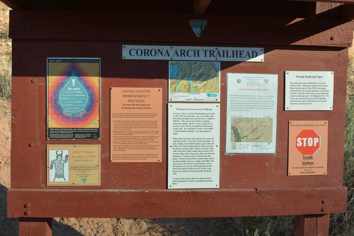 Pay attention to signs and information at trailheads. They are there to help you stay safe while you visit your #publiclands. #NationalSafetyMonth .

#GreatOutdoorsMonth #KnowBeforeYouGo #RecreateResponsibly @BLMNational @Interior