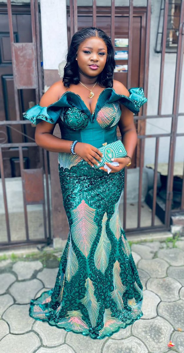 Mimi_Ejike's tweet photo. @_theladymo I make affordable dresses
Aseobi
Ready to wear
Two piece outfits 
👗🧵🪡✂️ https://t.co/sl0SNzXrvA