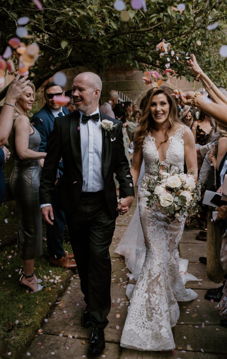 yolancris's tweet photo. At #YOLANCRIS we are totally in love with our brides.
Here you are gorgeous Lindsay, who got married in our Elpis dress.
Lindsay has the boho soul to wear it like no one else, she exudes freedom and passion.
Discover more real brides: https://t.co/vp83X3jg1f. https://t.co/okvlGrnRDb