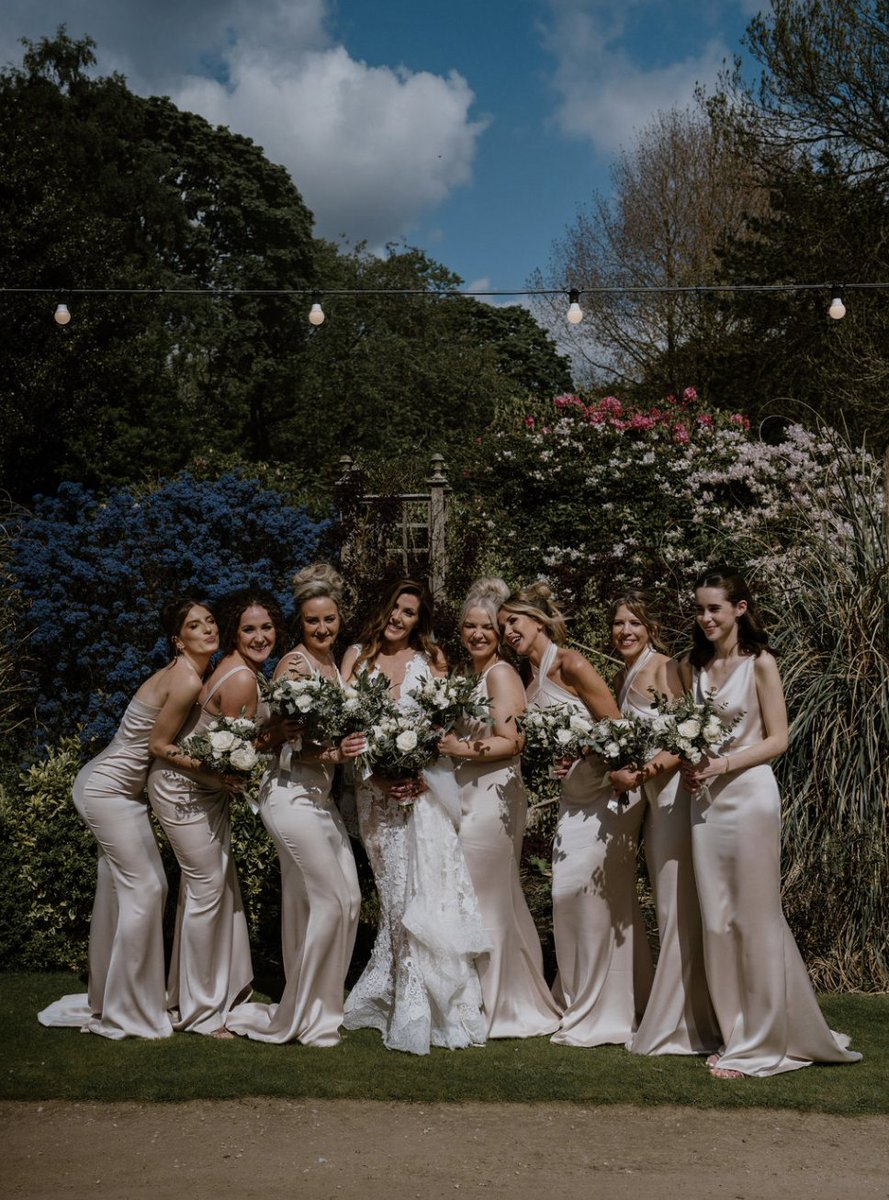 yolancris's tweet photo. At #YOLANCRIS we are totally in love with our brides.
Here you are gorgeous Lindsay, who got married in our Elpis dress.
Lindsay has the boho soul to wear it like no one else, she exudes freedom and passion.
Discover more real brides: https://t.co/vp83X3jg1f. https://t.co/okvlGrnRDb