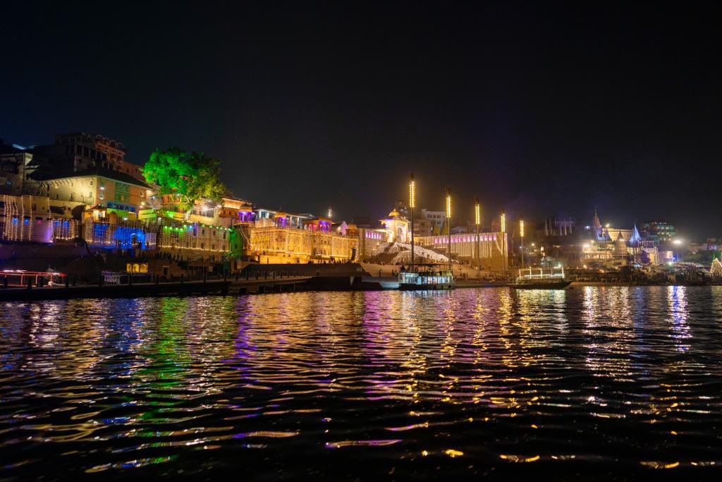 drharshvardhan's tweet photo. Varanasi, the city of serenity, spirituality & Lord Shiva, is eagerly waiting to welcome the world leaders of #G20. From the ghats of the sacred Ganga to the narrow alleys, Kashi’s magnificent beauty is unparalleled and ready to embrace the world with open arms.
#VisitVaranasi #IncredibleIndia
#G20India #G20Varanasi
