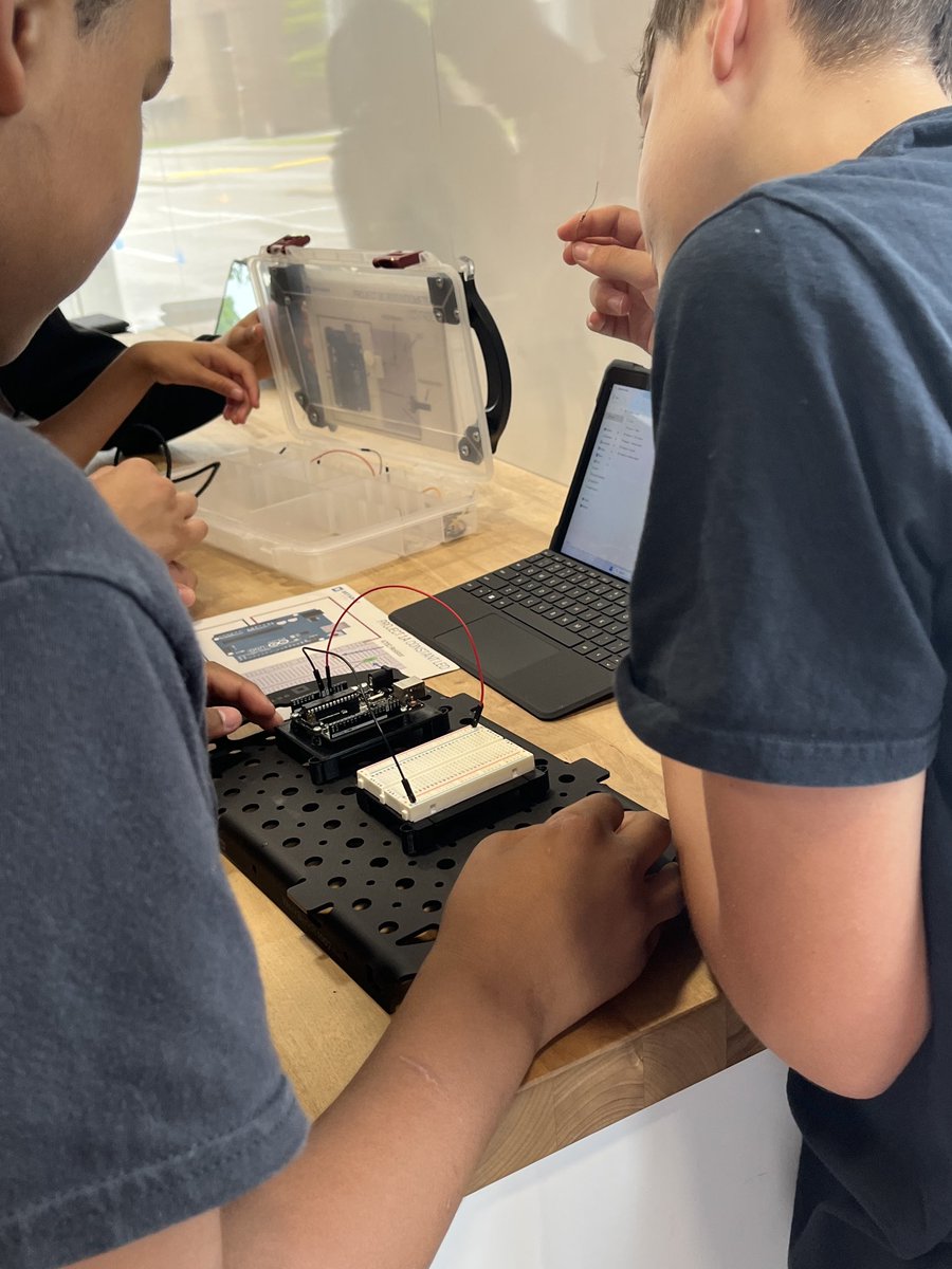 Summer Learning at Pine Forest High School with BetaBox Learning. ⁦<a href="/cte_ccs/">CCSCTE</a>⁩
