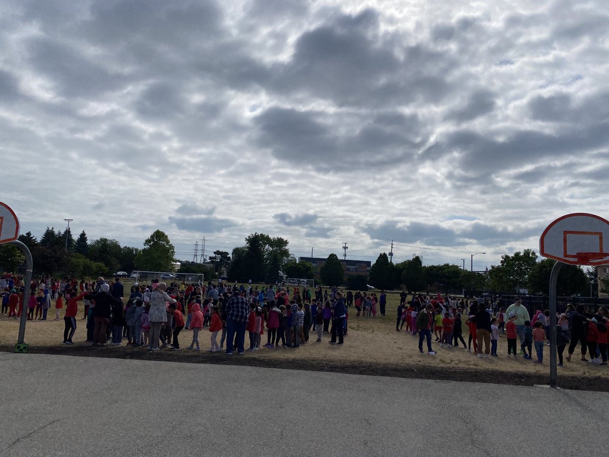MsZimny6's tweet photo. All school assembly to end the year together! https://t.co/yZLBbvp7PG