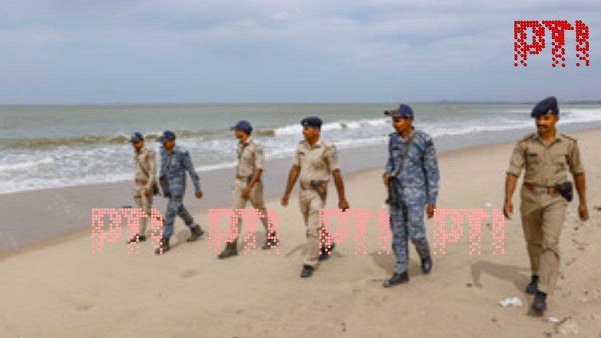 PTI_News's tweet photo. National Crisis Management Committee reviews cyclone preparedness, assures Gujarat govt of all help

https://t.co/ArpsqB6DP5 https://t.co/6CuQwsPbLR