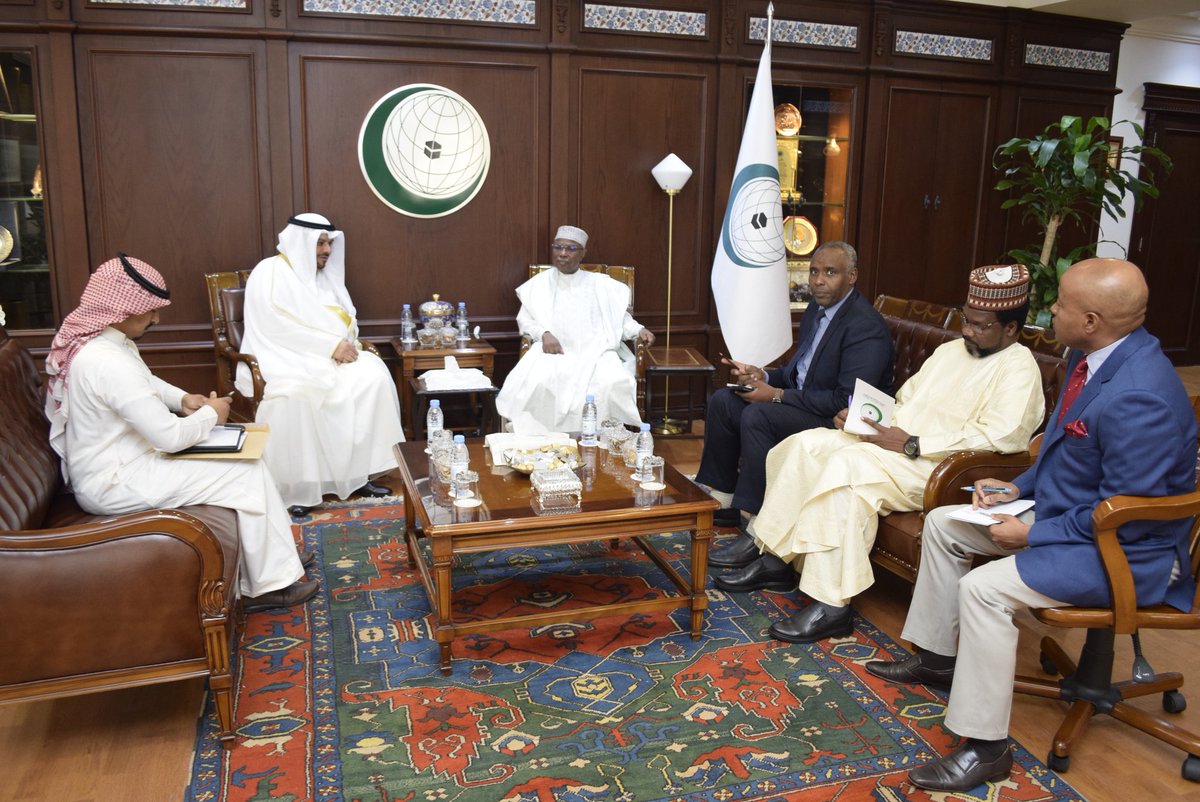 وناقش الجانبان المواضيع ذات الاهتمام المشترك وسبل تطوير العلاقات بين منظمة التعاون الإسلامي ودولة الكويت.