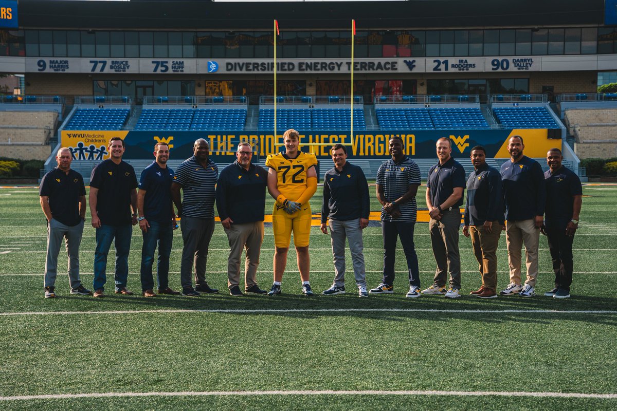 DaneW72's tweet photo. I had a great time on my WVU official visit this past weekend!! Thanks for the hospitality!
@tolbert_nance @NealBrown_WVU @CoachMooreWVU @OL_Coach_Yenser @CoachKoonz https://t.co/kyj5sxGx4y