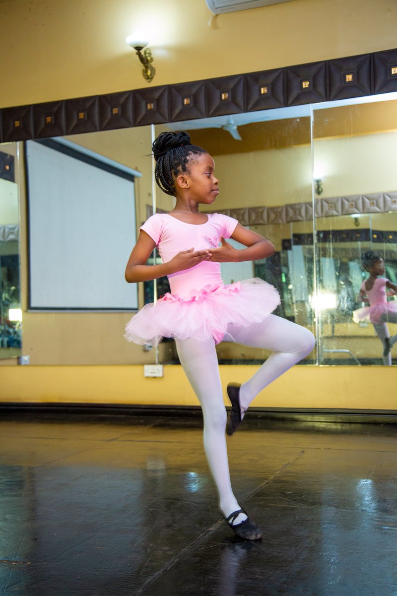 thedancestudio9's tweet photo. Wishing you a beautiful week ahead filled with endless possibilities, and may you continue to pursue your dreams.
#TheDanceStudio #KampalaLifeStyle #Elegance https://t.co/yY2JKlPFHk