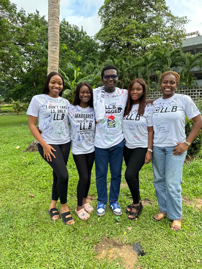 TheStellarClass's tweet photo. Pictures from our signout!!! We signed out from UNILAG on Saturday! 🥳🥳🥳

Latest Law Graduates! 👩‍🎓👨‍🎓 https://t.co/nyhA6EvBZy