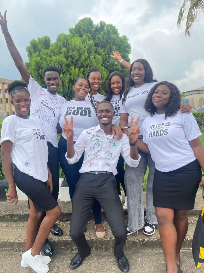 TheStellarClass's tweet photo. Pictures from our signout!!! We signed out from UNILAG on Saturday! 🥳🥳🥳

Latest Law Graduates! 👩‍🎓👨‍🎓 https://t.co/nyhA6EvBZy