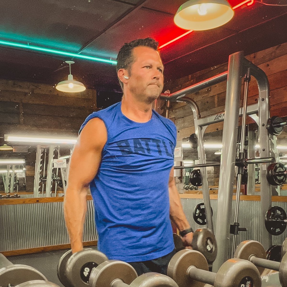 joshbuford's tweet photo. Quit trying! Yes, I said QUIT TRYING. Quit trying and start training.
Every day is a BATTLE: for your health, for your time, a battle of spiritual warfare, for your mind. The key to victory is to train!
#bufordfamilyadventures #excel #teamexcel #75hard https://t.co/QwjLMG3gW2