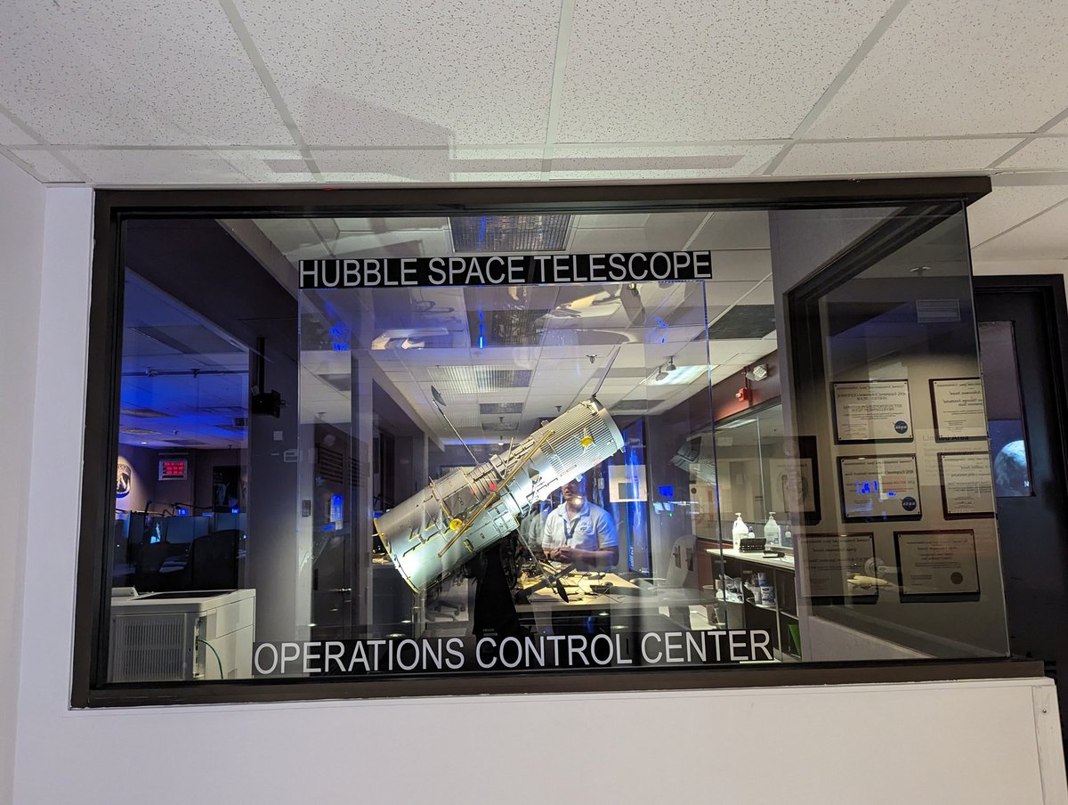 SpaceIsMyColor's tweet image. It&apos;s my 2nd week as an intern at @NASAGoddard thanks to the @owensfellowship and I have been having a blast learning all about the sci comm and design projects I will get to be a part of this summer! I even got to see Hubble&apos;s operations control room! 🤩🛰️🌌 #NASAIntern #NASASTEM