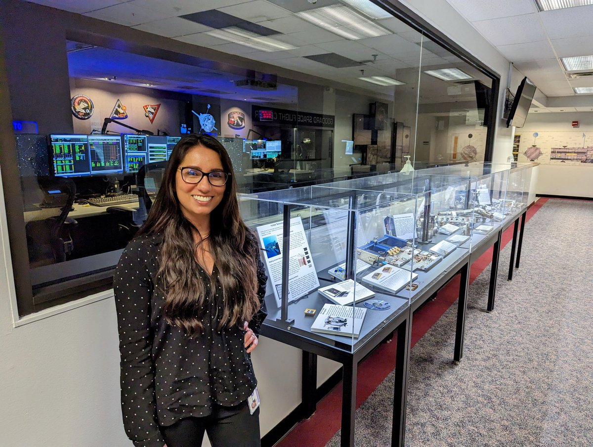 SpaceIsMyColor's tweet image. It&apos;s my 2nd week as an intern at @NASAGoddard thanks to the @owensfellowship and I have been having a blast learning all about the sci comm and design projects I will get to be a part of this summer! I even got to see Hubble&apos;s operations control room! 🤩🛰️🌌 #NASAIntern #NASASTEM