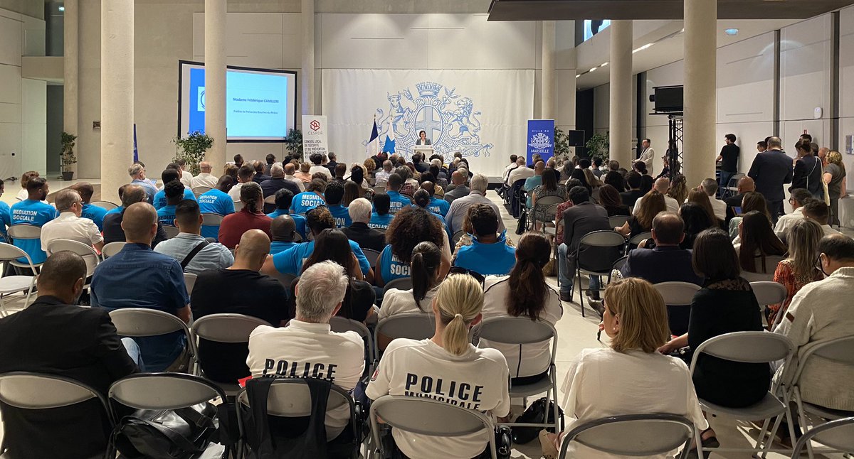 yann_ohanessian's tweet photo. Avec le Maire @BenoitPayan nous avons réuni ce matin les acteurs de la tranquillité et de la prévention en plénière du conseil local de sécurité de de prévention de la délinquance #CLSPDR. Un acte de plus pour prévenir et apaiser, tranquilliser @marseille. 💪 https://t.co/lCwJ6d84Et