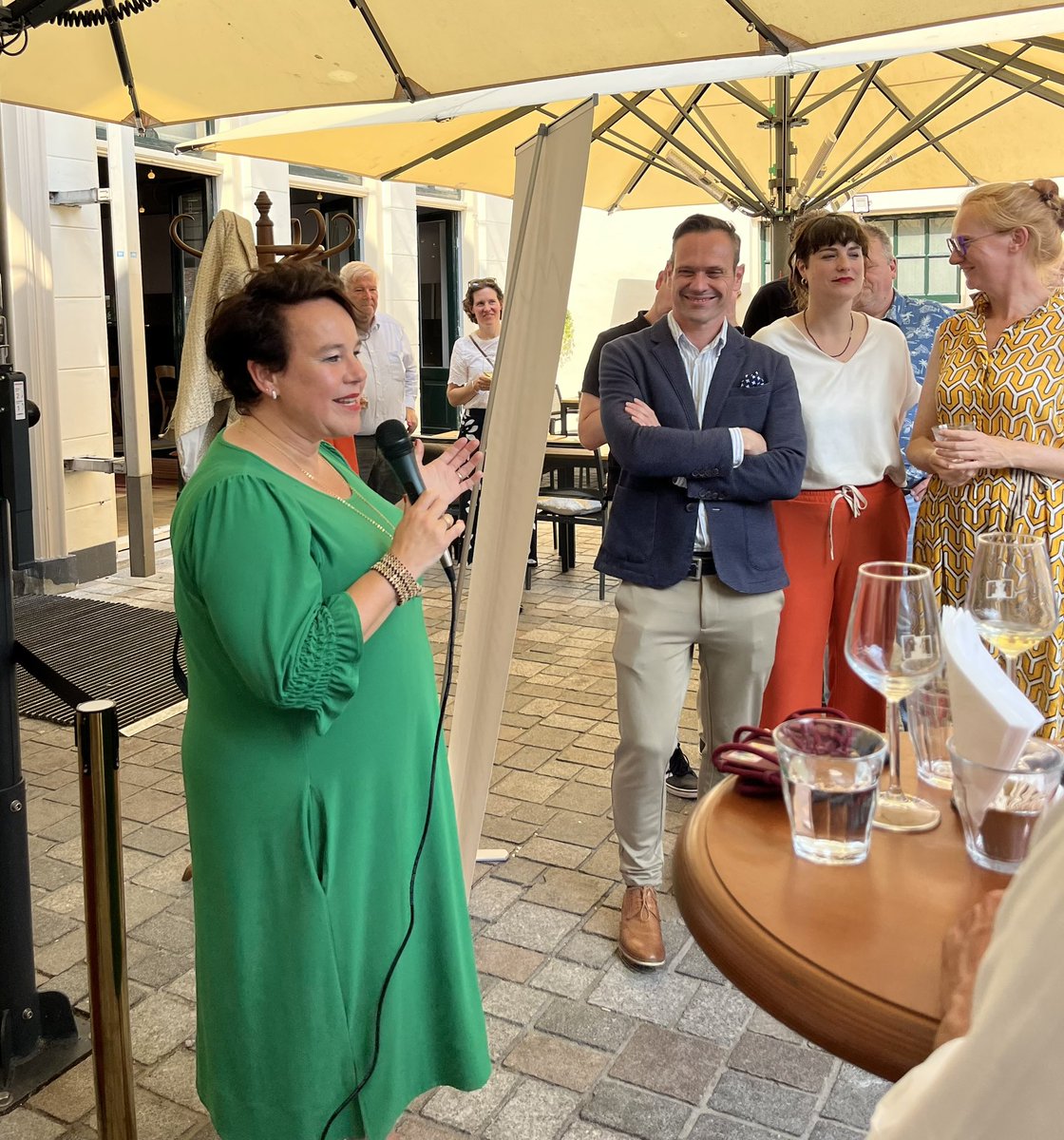 SachaAusems's tweet photo. @M50Netwerk borrel in #Groningen bij de start van @VNGemeenten congres. Onze nieuwe voorzitter @sharon_dijksma staat voor alle gemeenten, zeker ook voor M50 https://t.co/RW6oK3X8Du