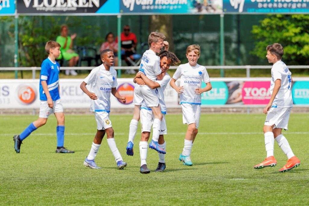 ApeldoornActuee's tweet photo. Aankomende zaterdag 17 juni vindt de derde editie van het  voetbaltoernooi csv Tournament of Talent in Apeldoorn plaats. Zestien teams onder 13 en 15  jaar uit Gelderland, Overijssel, Noord Holland, Limburg en Drenthe

https://t.co/LIIi9G7KV7 https://t.co/SAWmC8EC33