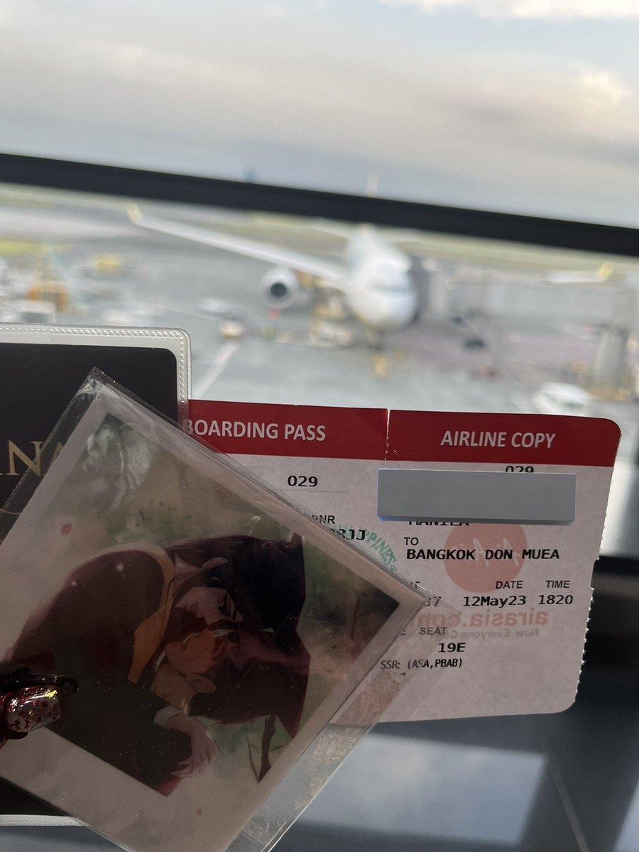 VWegame's tweet photo. #JossRei back in Thailand ๐คฃ
#JonaxxTFA #ToFallAgain https://t.co/wmW68O0JVP