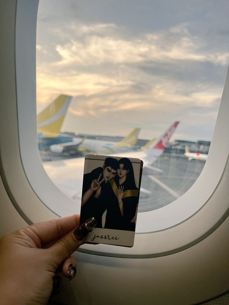 VWegame's tweet photo. #JossRei back in Thailand ๐คฃ
#JonaxxTFA #ToFallAgain https://t.co/wmW68O0JVP