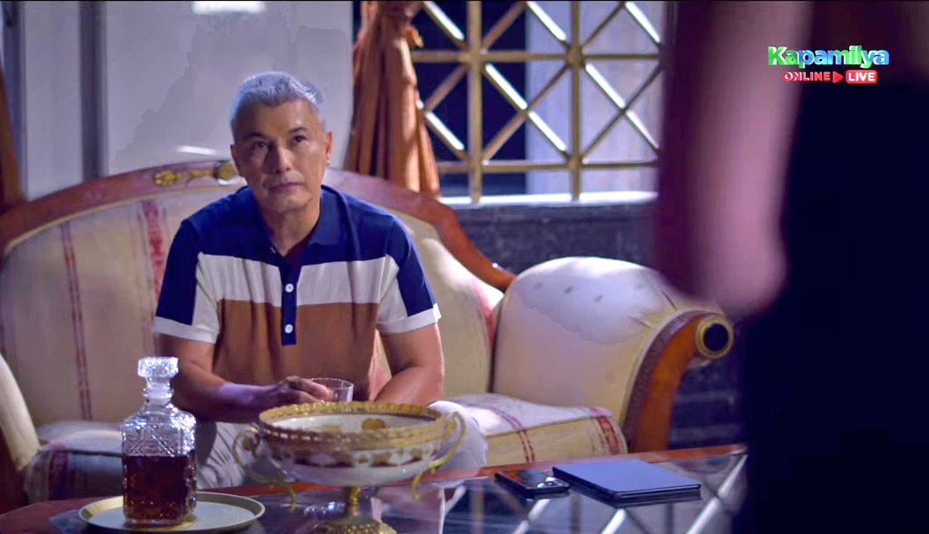AM_Fanatics's tweet photo. Napatanong si Nyx kay Engineer Priam tungkol kay Selene. Kung bakit hindi niya daw ito inassign kay Selene?
Ang sagot ni Engineer ayaw niya daw magalit ng husto kay Selene. Dahil baka makatulad siya ni Aphro. #TIHProtector https://t.co/iTGsiPErNQ