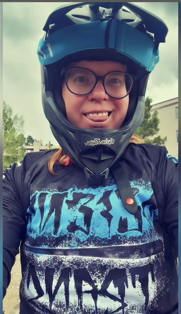 i_heart__bikes's tweet image. Male downhill mountain bike racer Kristin (Nathan) Duhr won the women&apos;s cat 1 40+  at the first race of the Downhill Rockies Series in Angel Fire New Mexico two weekends ago. 

But don&apos;t worry, it&apos;s not a big deal because #ThisNeverHappens

#SaveWomensSports