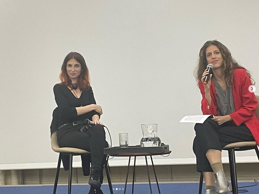 IICSanPaolo's tweet photo. A vinda da escritora italiana Ginevra Lamberti no Brasil - realizada graças à colaboração entre #IICSP e @Ed_Ayine - proporziou lindos e ricos encontro: no Instituto, com a mediação de Amabile Barel, na FFLCH e em ocasião de @afeira com a mediação da jornalista Camila Appel https://t.co/BfBm4D1YLa
