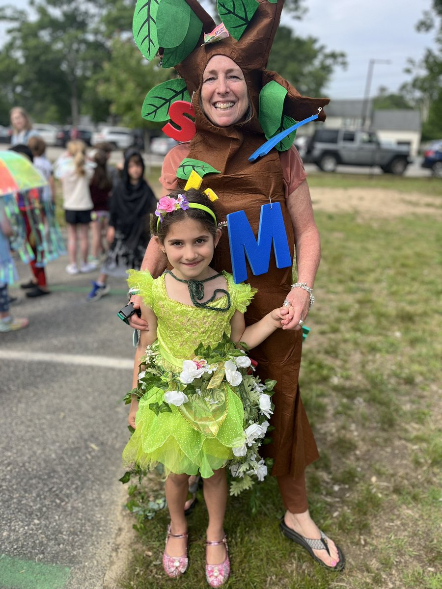 MissSSheehan's tweet photo. Letter Day Parade! https://t.co/4viWemzbIR