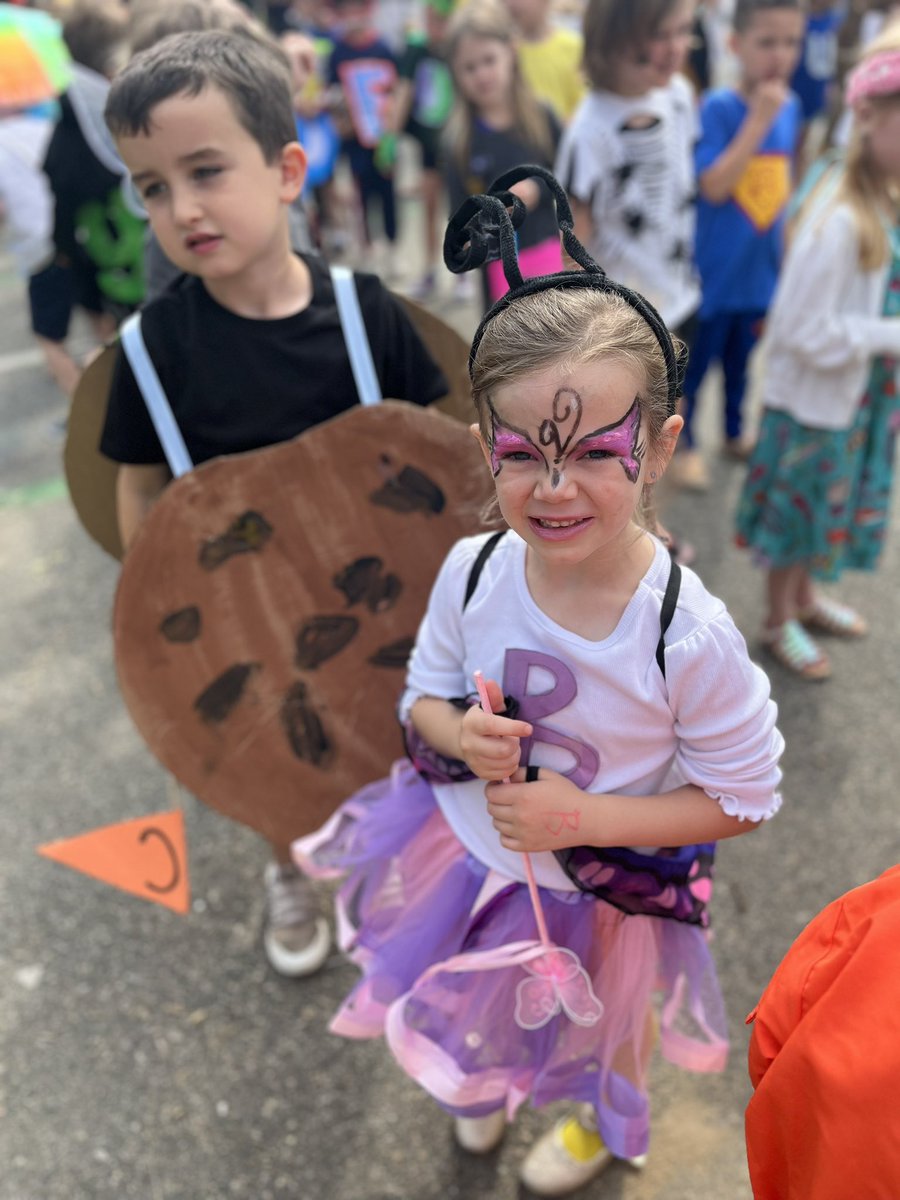 MissSSheehan's tweet photo. Letter Day Parade! https://t.co/4viWemzbIR