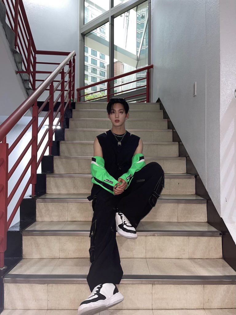 TNX_twt's tweet photo. Yesssssss😎😎

#은휘 #HWI https://t.co/mNifztWiLR