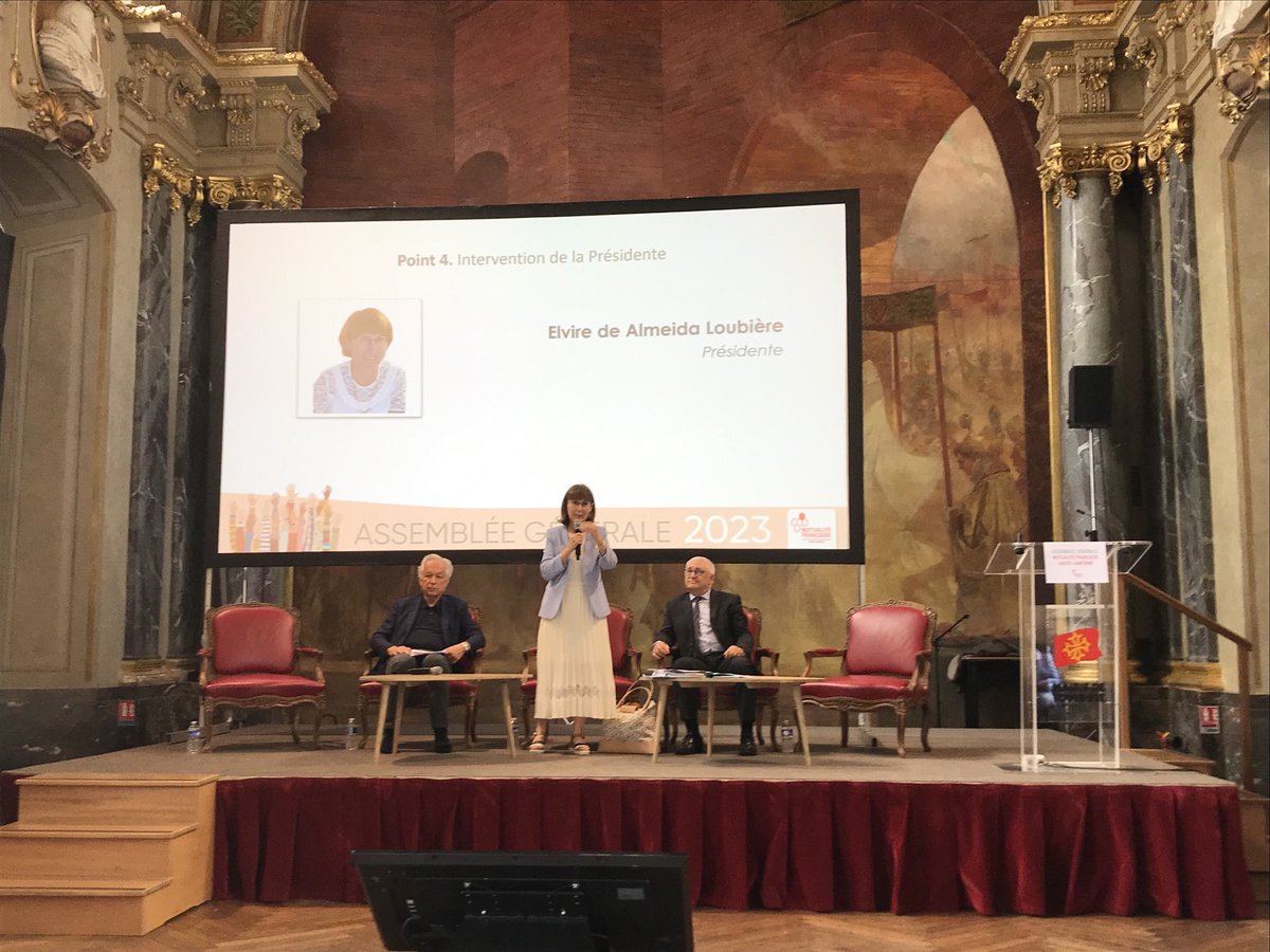 Assemblée générale de la ⁦<a href="/mutualite31/">Mutualité Française Haute-Garonne</a>⁩ dans la salle des Illustres au Capitole ⁦<a href="/Toulouse/">Toulouse - Mairie et Métropole</a>⁩ ! Un beau film retrace les activités de l’Union Mutualiste en soulignant les valeurs véhiculées concrétisées par le soutien au plus vulnérable !