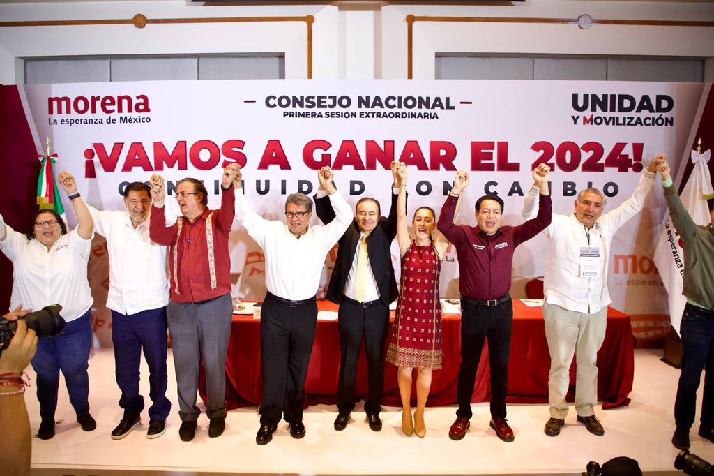 MorenaChiapas_'s tweet photo. ¡Vamos a ganar el 2024!

El día de ayer, la representación  de @MorenaChiapas_ en el Consejo Nacional, participó en un acto histórico que acaba con la dedocracia en México. En @PartidoMorenaMx, se hace política con unidad y con piso parejo para todas y todos. https://t.co/aa3nmhe2Xx