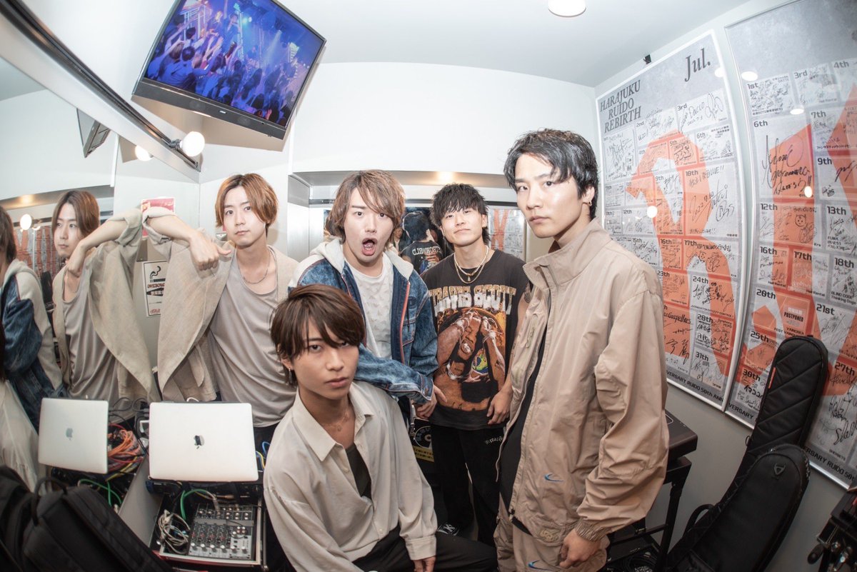 kentiiyl's tweet image. submarine fes vol.4
ありがとうございました！！

楽しい以外の言葉が見つからん😠

大好きな仲間たちと
ファンのみんなと
本当に素敵な1日でした！

ワンマンまで突き進むぞ！

みんなで駆け抜けよう🌊

#DIVETOTHE2ND
#Thinkingdogs
#Lennycodefiction
#1_SHINE
#ヤスイカズマ

photo @MariOokawa