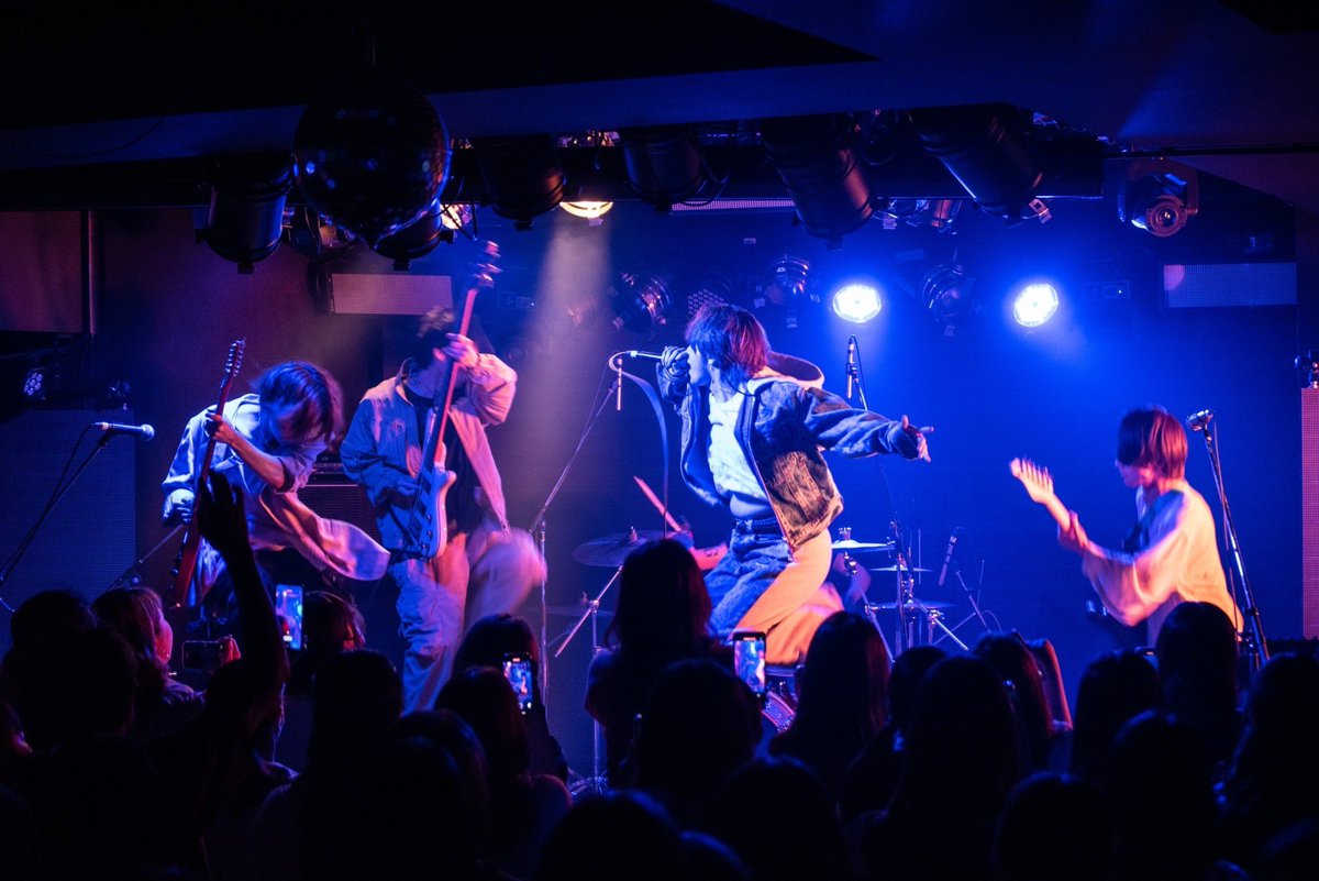 kentiiyl's tweet image. submarine fes vol.4
ありがとうございました！！

楽しい以外の言葉が見つからん😠

大好きな仲間たちと
ファンのみんなと
本当に素敵な1日でした！

ワンマンまで突き進むぞ！

みんなで駆け抜けよう🌊

#DIVETOTHE2ND
#Thinkingdogs
#Lennycodefiction
#1_SHINE
#ヤスイカズマ

photo @MariOokawa