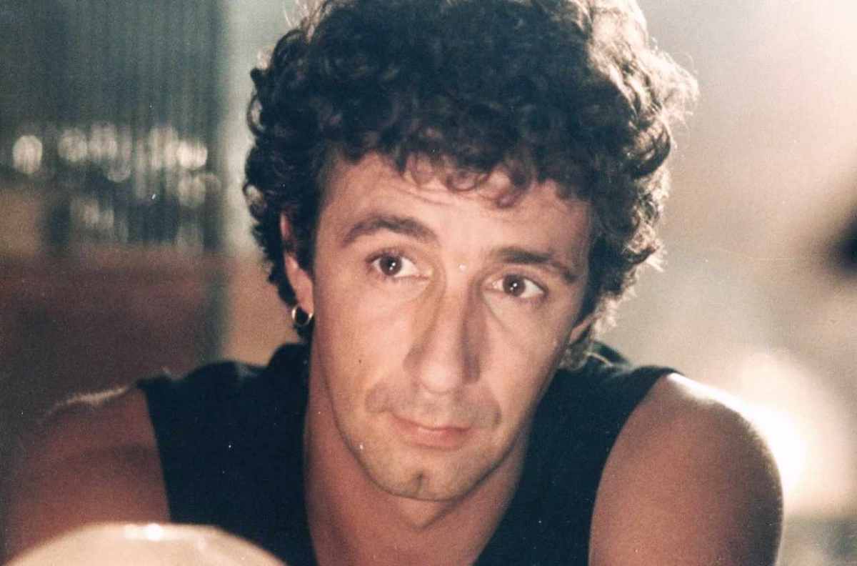 Addio a Francesco Nuti, l'attore ci ha lasciato a 68 anni. Comico, regista e sceneggiatore sensibile, cantante capace di generare emozioni così come quando interpretava i suoi personaggi. Nuti era un artista a tutto tondo, troppo spesso dimenticato, non da noi.

#francesconuti