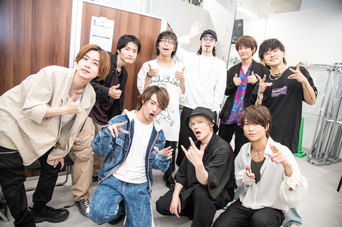 arashi_the_2nd's tweet photo. 出演頂いた先輩方と📷
📷@MariOokawa
#Lennycodefiction
#Thinkingdog
#1_SHINE
#ヤスイカズマ https://t.co/clZZSRg3mU
