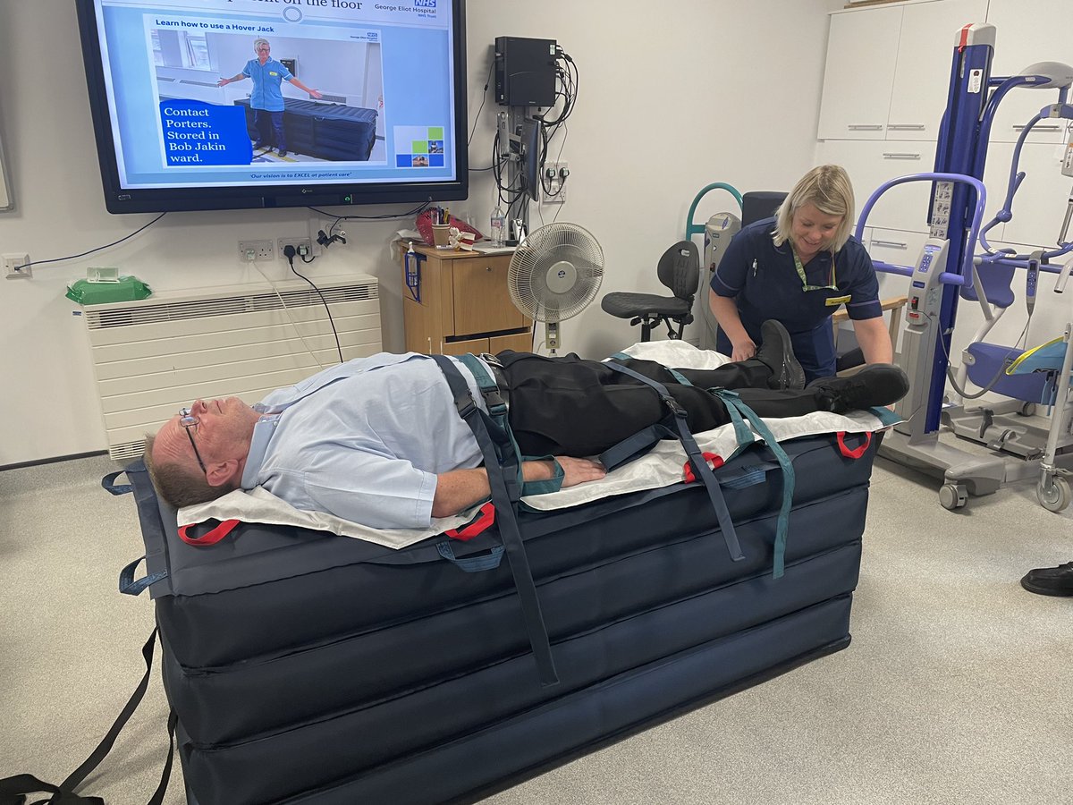 CatherineFree3's tweet photo. Excellent training with Angie @M_HandlingGeh Not only did I complete my training, the session was really enjoyable &amp; we heard about all the improvements to keep patients &amp; staff safe. Great stuff 💙👏 https://t.co/DMMt79ghOF