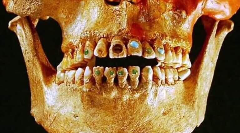 Archaeologists in Mexico have recently uncovered a 1600-year-old skeleton of a Mayan woman who had mineral-encrusted teeth and an intentionally elongated skull – evidence that suggests she was part of her society's
