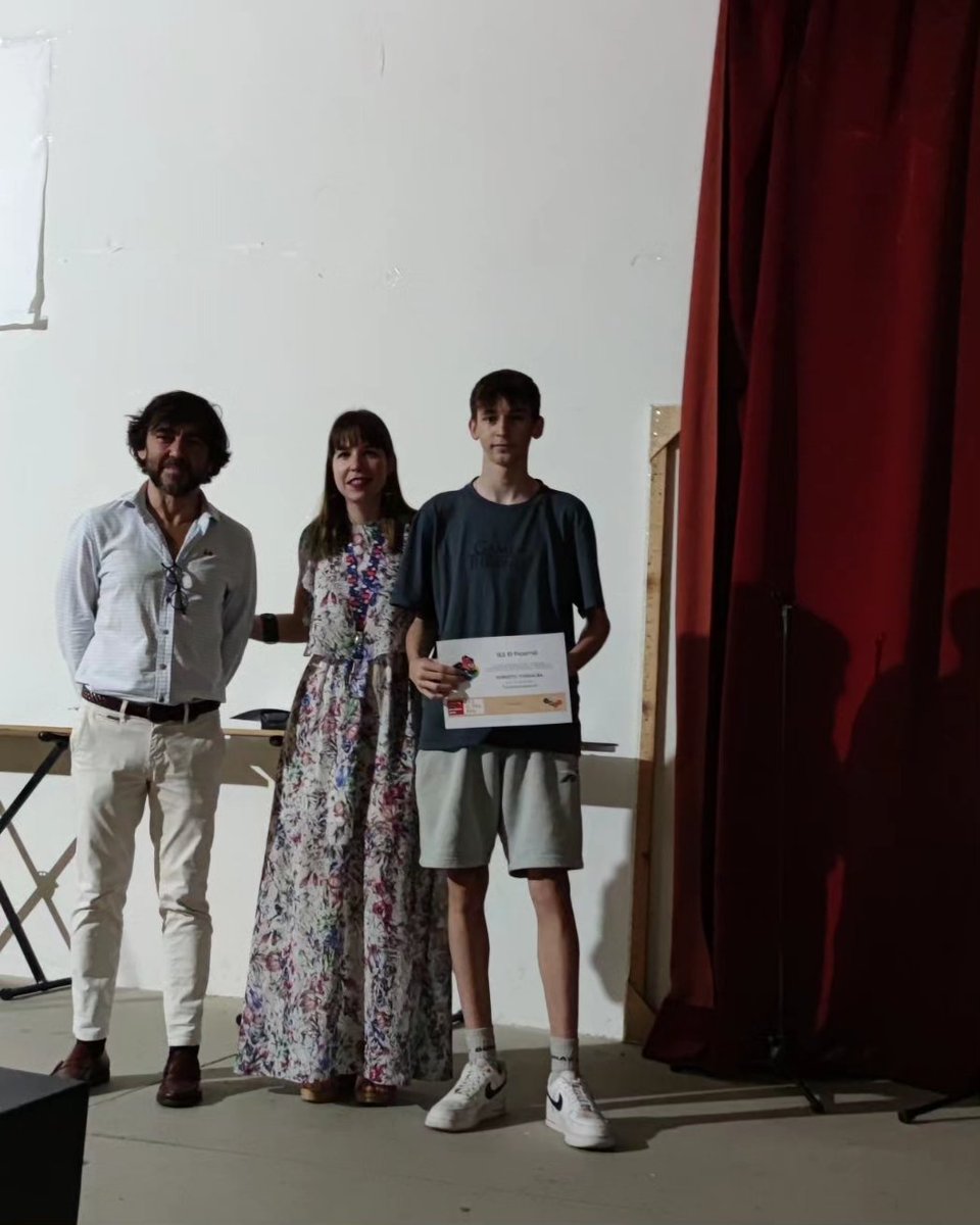 ieselpicarral's tweet photo. Los ganadores que han recibido los premios patrocinados por Saica en casa modalidad han sido: Elías Mihailov (Ciencias), Roberto Torralba (Sociales), Alicia Fleta y Galadriel Gil (Humanidades). Enhorabuena. @olgaalastruey @innovaeducaaragon #investigarjuntos #innovación #ainves https://t.co/Lk84v4MctI