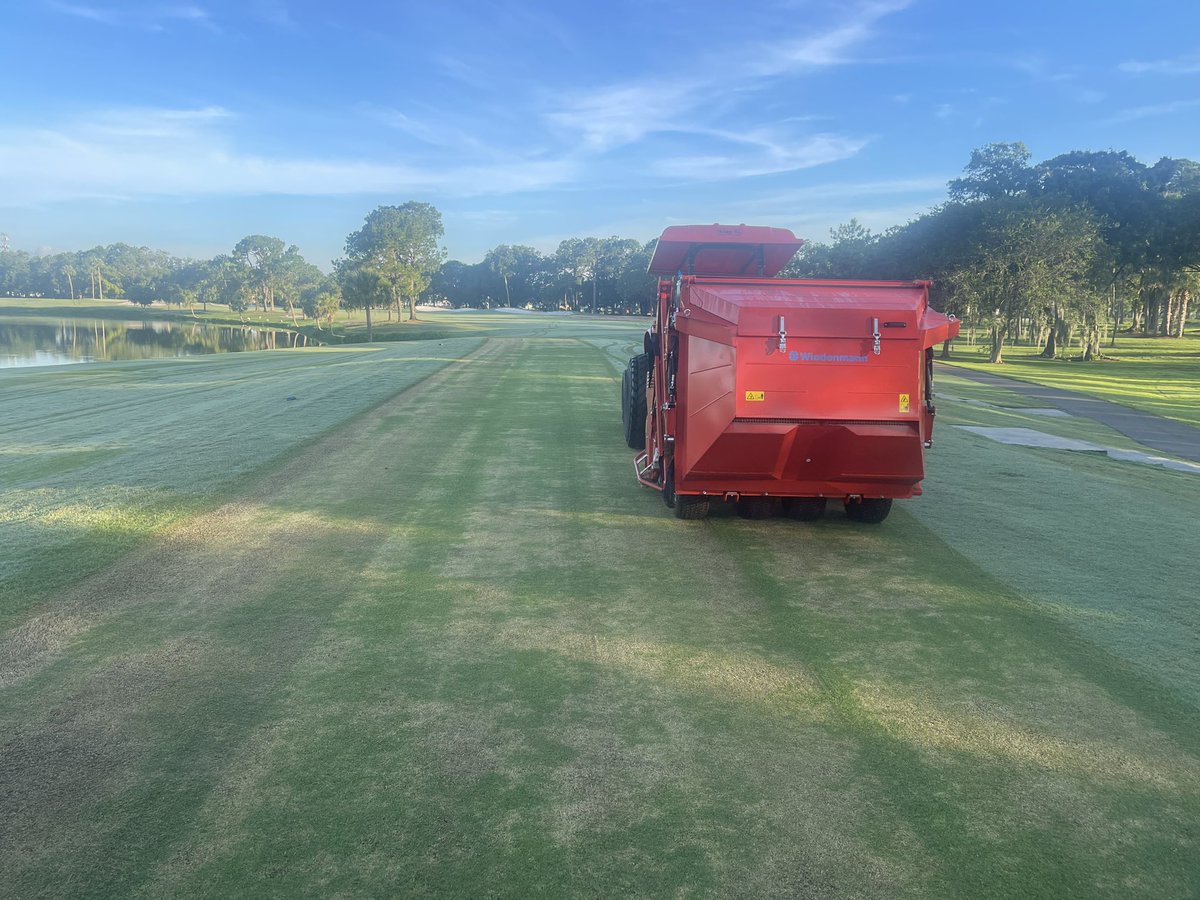 ThePalmAgro's tweet photo. Couldn’t wait for Wiedenmann Wednesday, so we started teeboxes on Wiedemann Monday. Quickly becoming my favorite piece of equip. V-cut and topdress greens + aerify fwys. Many irons in the fire. #formvoltron @wiedenmannusa https://t.co/VN4HHeQbz0