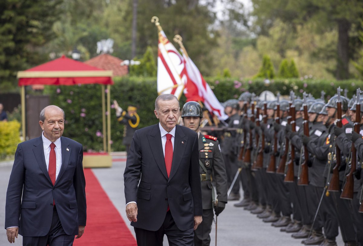 davutgurkan's tweet photo. "Kıbrıs Türk’ü asla azınlık olmamıştır, olmayacaktır. Bu gerçekleri görmezden gelenler adanın tek egemeni olma hayalleriyle avunmayı sürdürüyor."

Cumhurbaşkanımız @RTErdogan https://t.co/UsrfUe51GJ