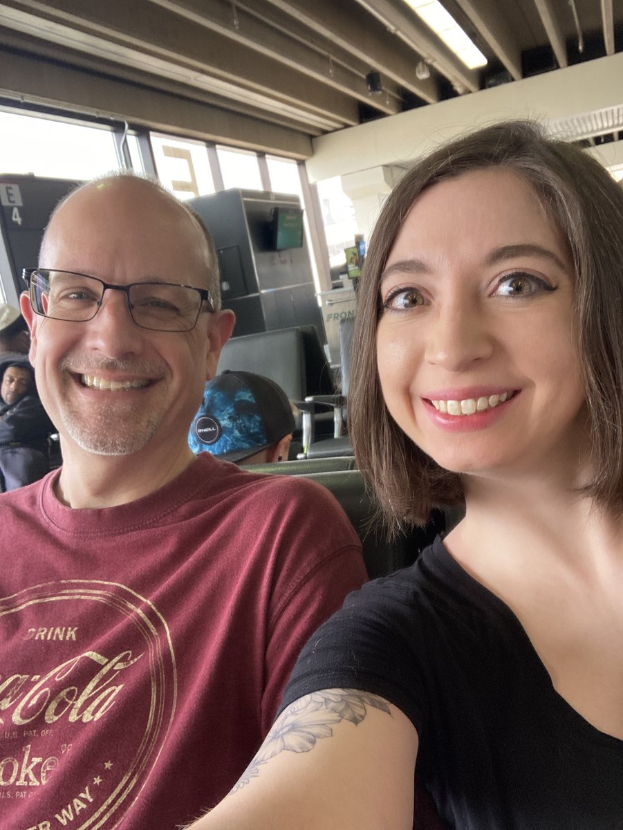 brAVe_britt_'s tweet photo. Official airport #AVSelfie en route to #Infocomm23 — #TheRoadToInfocomm https://t.co/SQIqVMVB5C