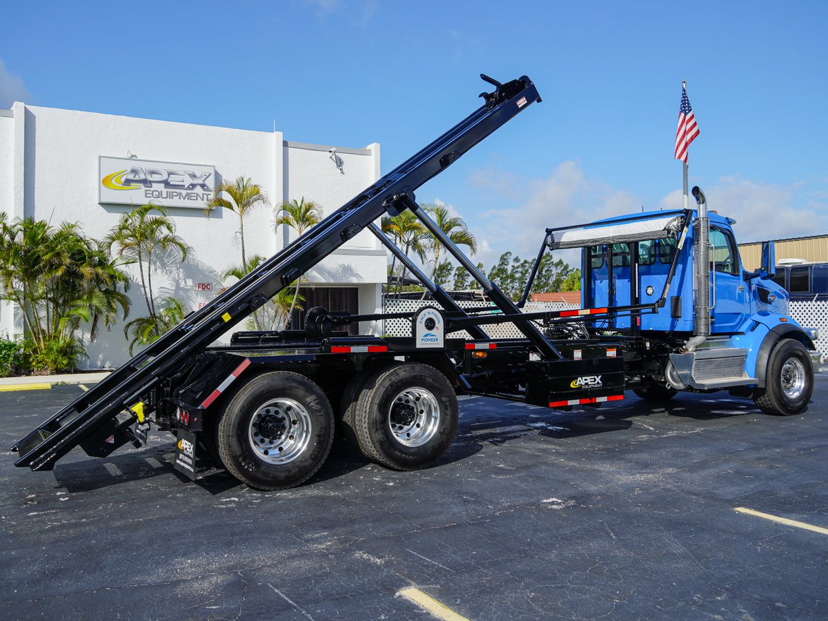 2024 Peterbilt 567 Galfab Roll Off Truck SOLD and headed to the Peterbilt Store of South Florida!
#2024 #New #peterbilt #peterbilttrucks #rollofftruck
#rolloff #worktruck #wastecleanup
#constructioncleanup #trashtrucks #waste #trash #trashremoval #wastemangment #recycling